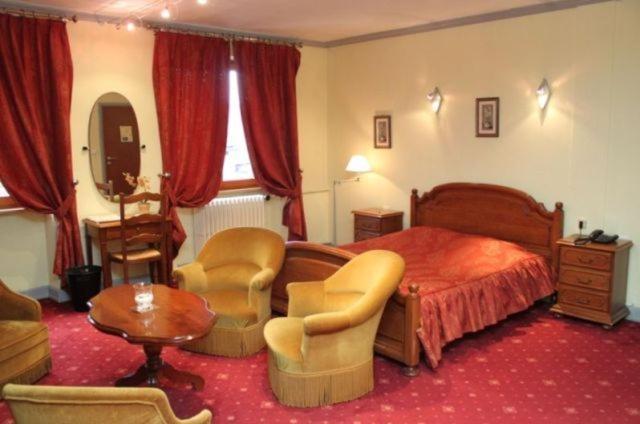 Aux Armes De France Hotell Ammerschwihr Rum bild